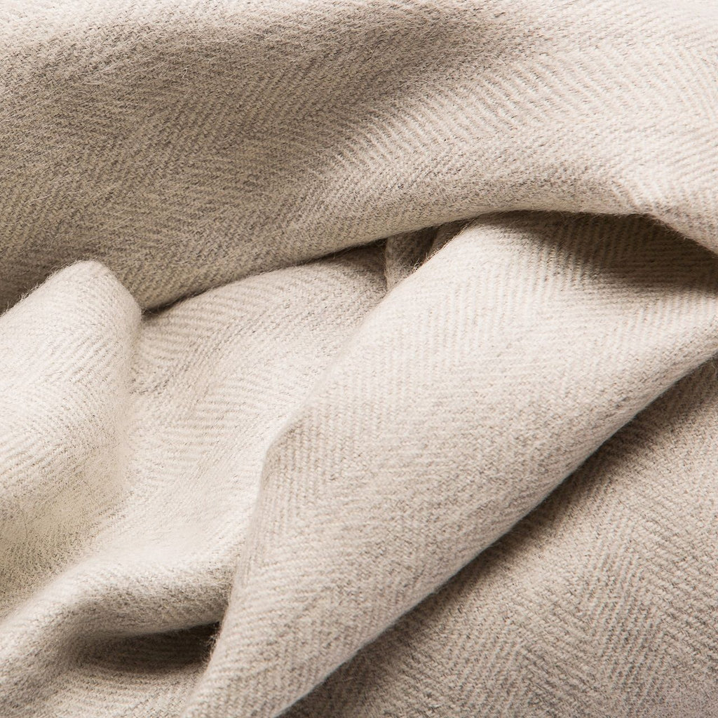 Plaid Exclusive Fishbone 100% baby alpaca WHITE SILVER