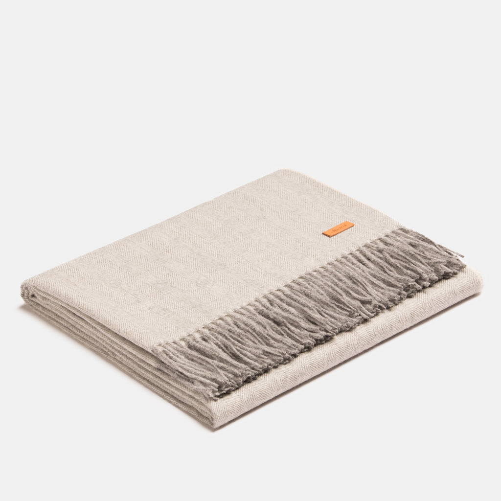 Plaid Exclusive Fishbone 100% baby alpaca WHITE SILVER
